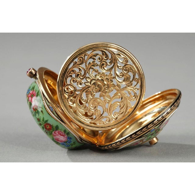 Vinaigrette in Gold with Enamel and Precious Stones For Sale - Image 9 of 16