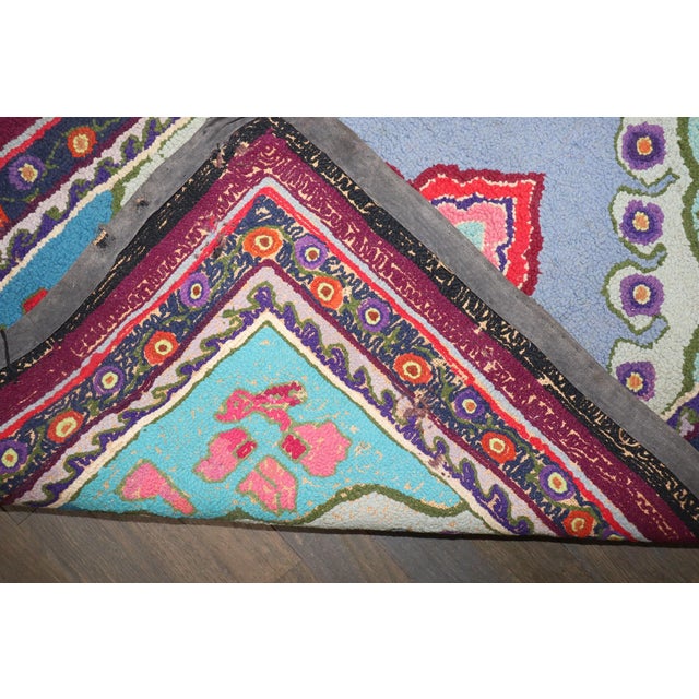 Early 20th Century American Hooked Rug - 2'6" x 3'3" For Sale In New York - Image 6 of 7
