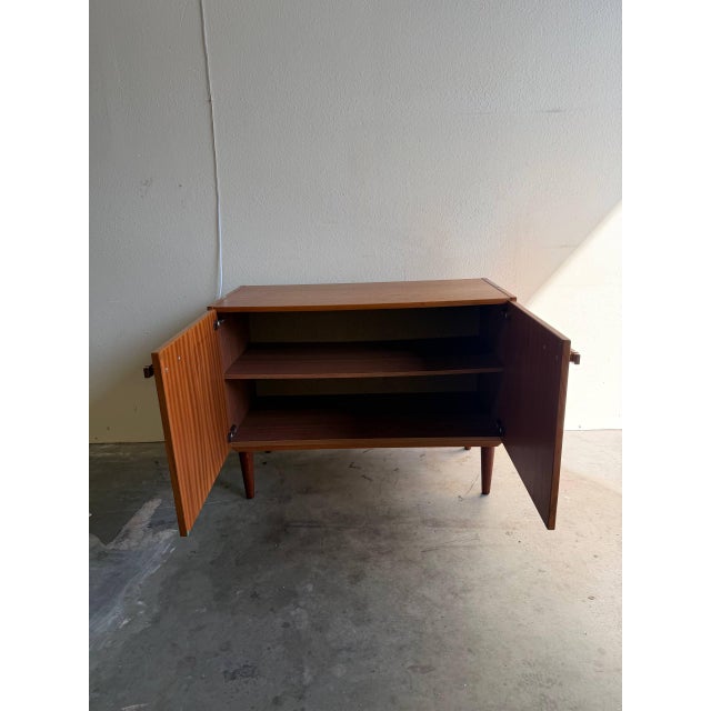 Vintage Danish Teak Cabinet /Credenza – Mid-Century Modern Storage Console, 1960s For Sale In Los Angeles - Image 6 of 7