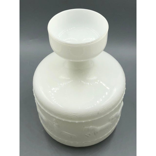 Antique White Opaline Glass Vase, Florence, 19th Century For Sale - Image 3 of 14