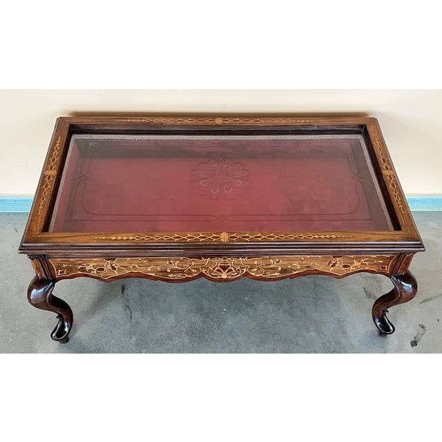 1940s 20th Victorian Style Bijouterie or Vitrine Low of Coffee Table For Sale - Image 5 of 13