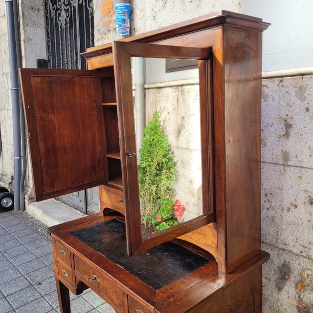 Directoire Bonheur du Jour Desk in Mahogany and Leather, France, 19th Century For Sale - Image 9 of 18