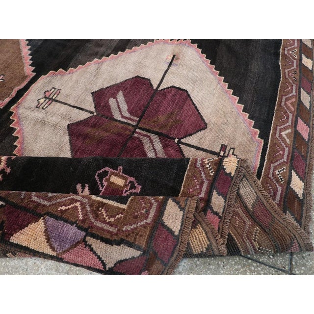 Galerie Shabab Collection Mid-20th Century Turkish Anatolian Room Size Carpet For Sale - Image 9 of 10