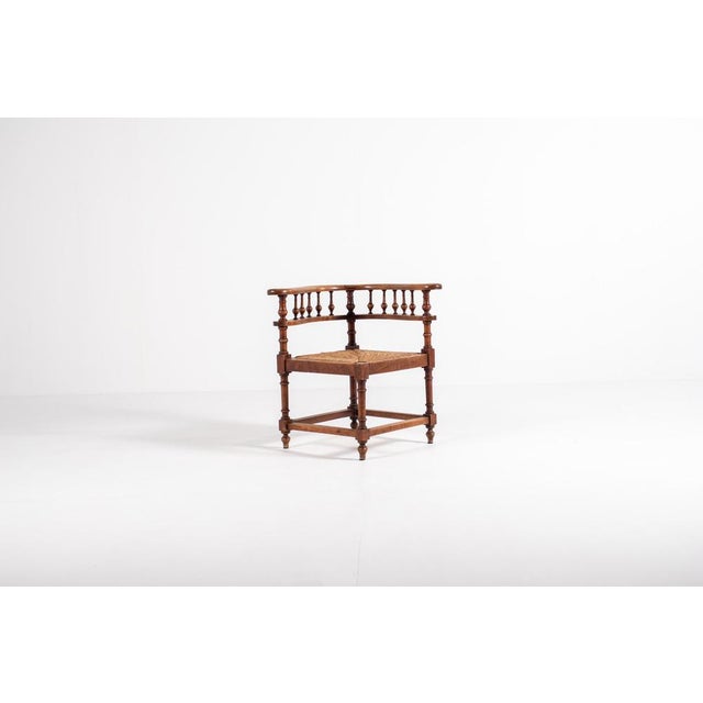 Antique Walnut Corner Chair with Spindle Back and Straw Seat, 1890s For Sale - Image 3 of 12