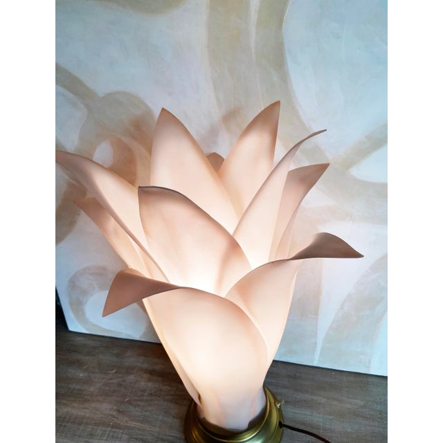 Vintage Mid-Century Modern Large Table Lamp by Harris Industries Fiberglass Tulip Design For Sale - Image 4 of 7