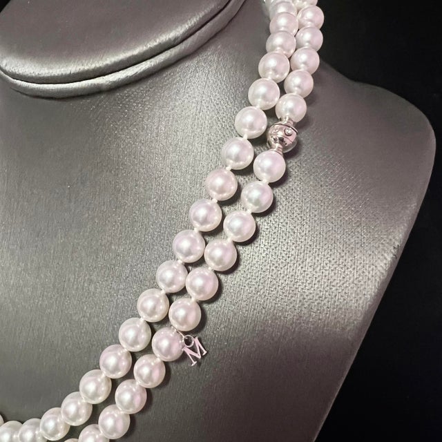 Abstract 1990s Mikimoto Estate Akoya Pearl Diamond Necklace 36" 18k Gold For Sale - Image 3 of 12