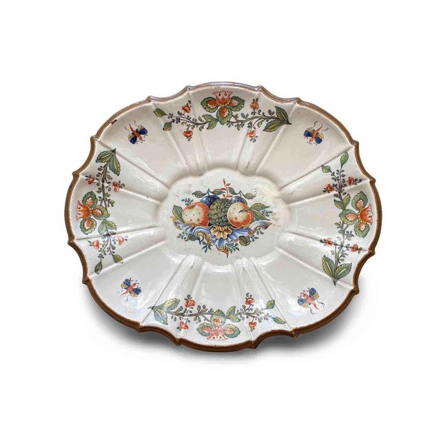 Large Majolica Plate with Fruit Decoration from Manifattura Antonibon, 1750 For Sale - Image 7 of 7