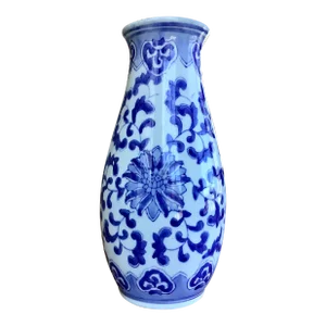Vintage Chinese Blue & White Patterned Vase