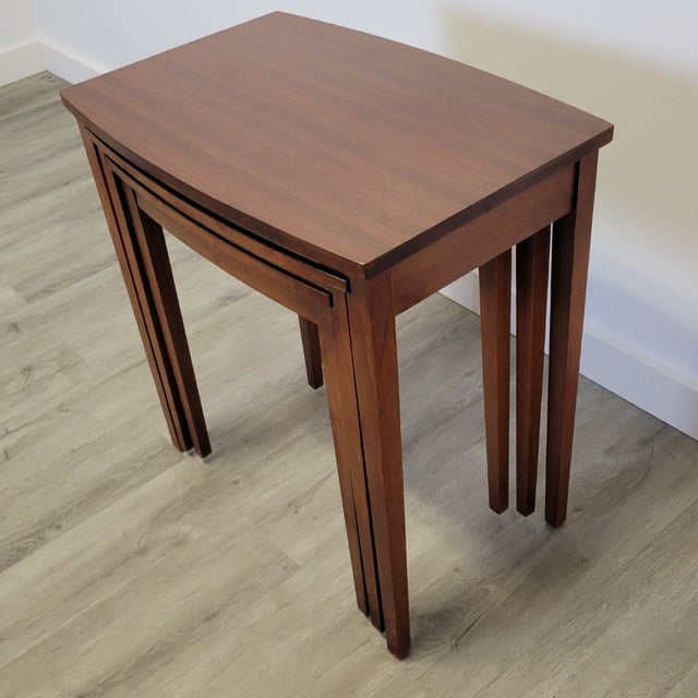 Wood Mid-Century Mersman Mahogany Nesting Tables – Set of 3 For Sale - Image 7 of 8