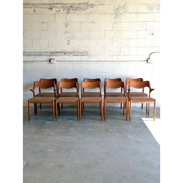 This exceptional dining set features iconic sculptural frames with elegantly curved backrests. The collection includes two...