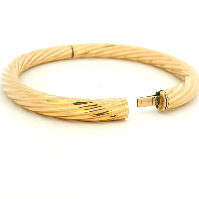 Circa 1980 Italian 18k Two-Tone Gold Torsade Bangle Bracelet Set For Sale - Image 9 of 13