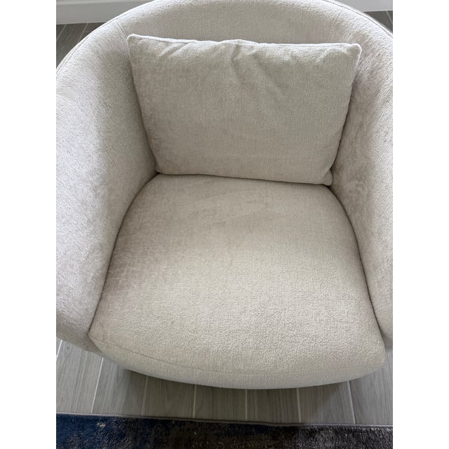 Bernhardt Custom Eliot Swivel Barrel Chairs in Cream With Metallic Textured Backs – Pair For Sale - Image 10 of 12