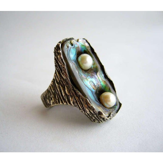 Modern Ursula Hammil Abalone Shell Pearl American Modernist Studio Ring For Sale - Image 3 of 4