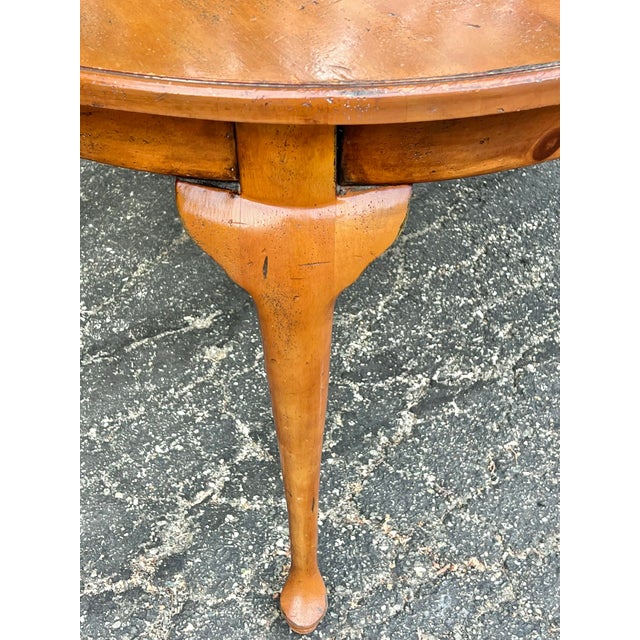 Habersham Oval Pine Queen Anne Extension Dining Table For Sale In New York - Image 6 of 12