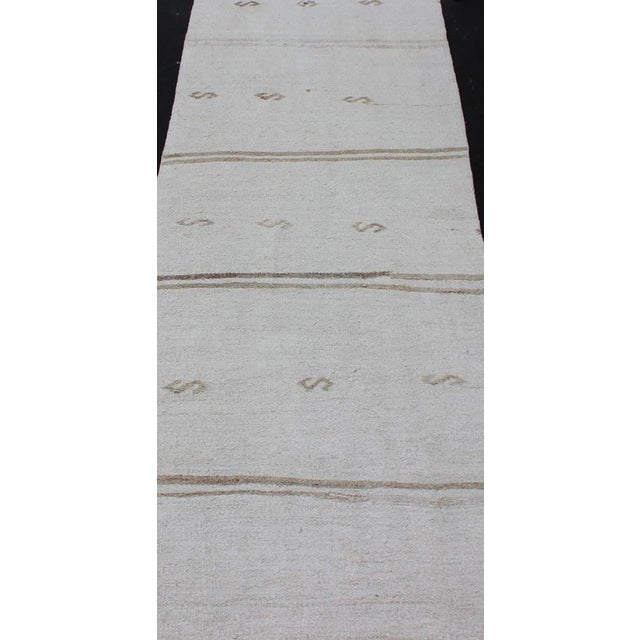 Vintage Turkish Kilim Runner with Stripes in Off White & Light brown. Keivan Woven Arts / rug TU-NED-1207, country of...
