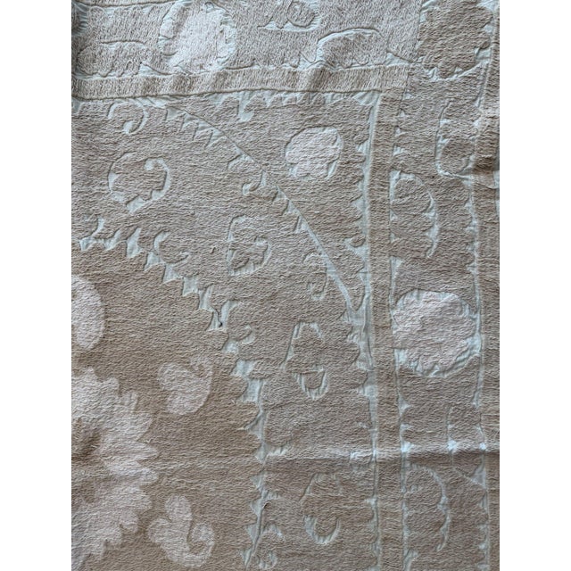 Samarkand Suzani Wall Hanging Decor 4'6'' X 4'8'' For Sale In New York - Image 6 of 7