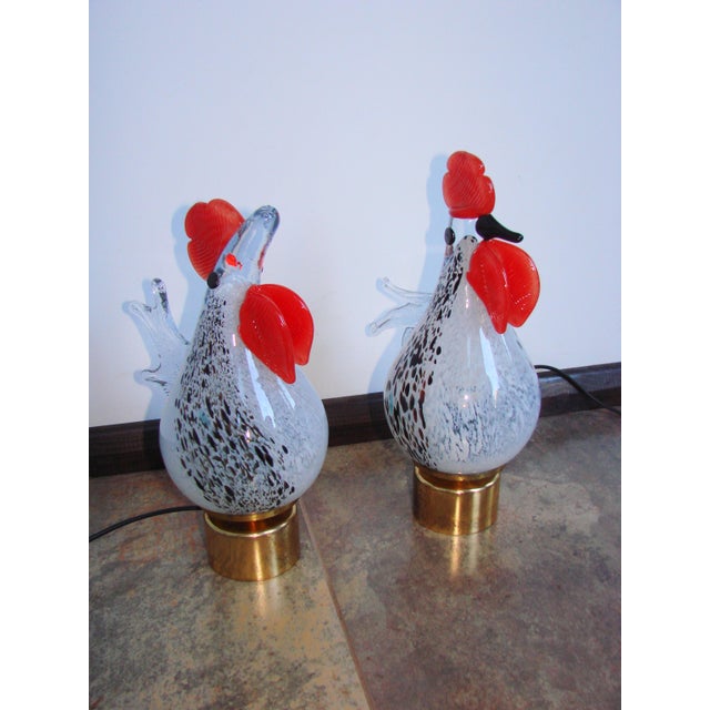 Vintage Rooster and Hen Lamps in Glass, 1980s, Set of 2 For Sale - Image 6 of 10