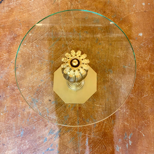 Hollywood Regency Vintage Hollywood Regency Gilt Pedestal Accent Table With Glass Top For Sale - Image 3 of 10