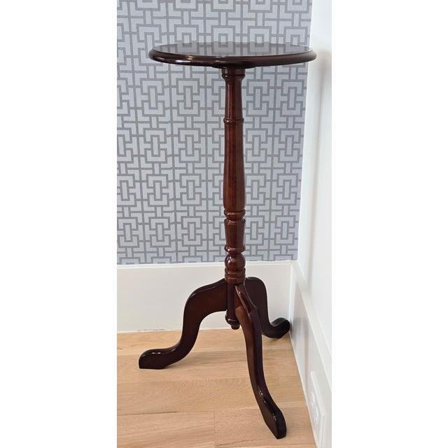 American Late 20th Century Bombay Company Mahogany Pedestal Accent Side / Drink Table, Tripod Stand For Sale - Image 3 of 8