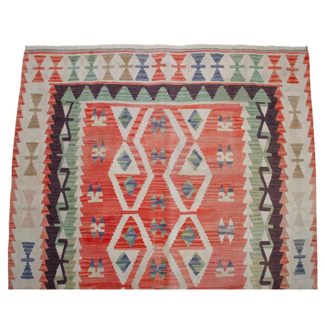 Textile Vintage Handwoven Turkish Oushak Kilim Flat Weave Rug Boho Farmhouse Decor - 4′5″ × 7′8″ For Sale - Image 7 of 14