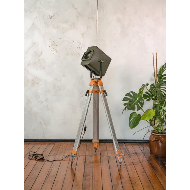 Industrial Electric Patt 45 Theater Spotlight on Tripod Floor Lamp from Strand, 1960s For Sale - Image 4 of 17
