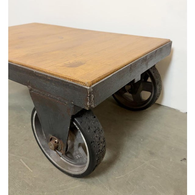 Mid-Century Modern Industrial Black Coffee Table Cart, 1960s For Sale - Image 3 of 14