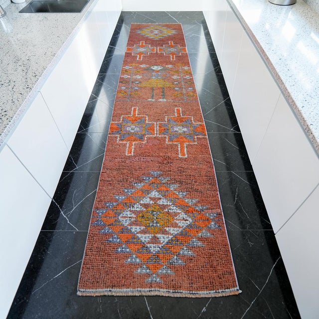 Tribal 1960s Vintage Hand Knotted Turkish Runner For Sale - Image 3 of 15