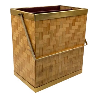 Hollywood Regency Brass and Woven Bamboo Magazine Rack, Metal Linea Nova Italy 1970 For Sale