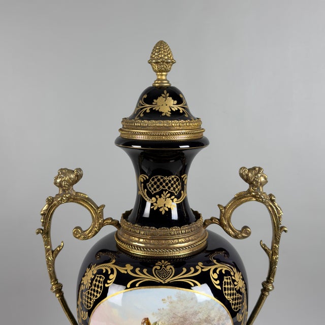 Antique French Amphora Vase in Porcelain and Brass For Sale - Image 5 of 15