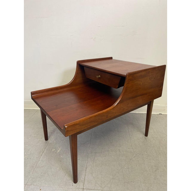 Heywood-Wakefield 1970s Vintage Mid Century Modern Heywood Wakefield Cliff House End Table. For Sale - Image 4 of 10