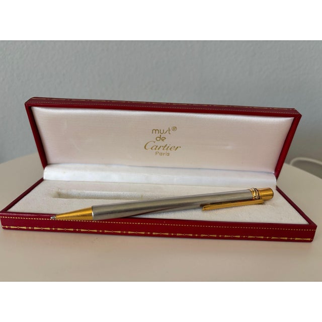 Cartier Must De Cartier “Trinity Vendôme” Ballpoint Pen Gold & Silver France Circa 1980s For Sale - Image 4 of 15