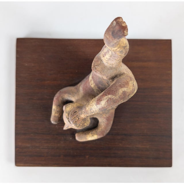 Mid-Century Pre-Columbian Style Pottery Acrobat in Tlatilco Mexican Style For Sale - Image 9 of 11