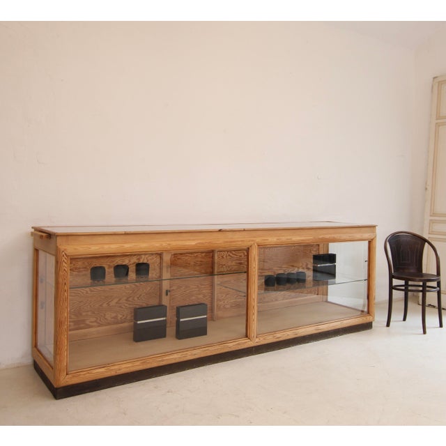 Large Mid-Century Shop Display Counter, 1930s For Sale - Image 4 of 18