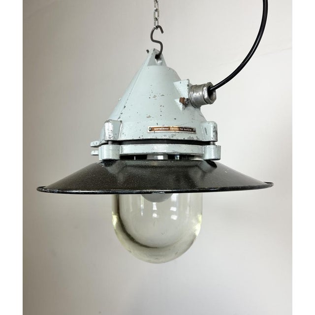 Metal Grey Cast Aluminium Explosion Proof Lamp with Enameled Shade from Elektrosvit, 1970s For Sale - Image 7 of 18