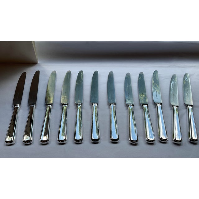 English 1960s A Cased Set of 12 Silver Dinner Knife, Leighton by Walker & Hall For Sale - Image 3 of 17