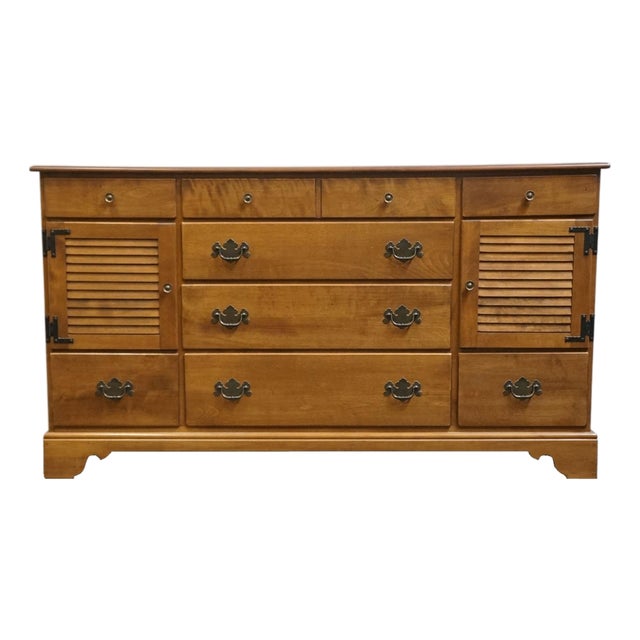 Ethan Allen Heirloom Nutmeg Maple Colonial Early American 62" Triple Door Dresser 10-5013 For Sale