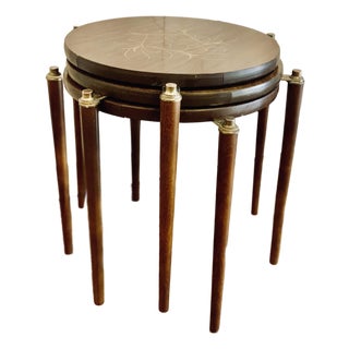 Vintage Mid-Century Modern Round Stacking Side Tables With an Abstract ‘Atomic Ranch’ Style Design on Top & Brass Fittings at the Legs- Set of 3 For Sale