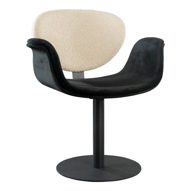 Tulip Swivel Chair in Black and White For Sale