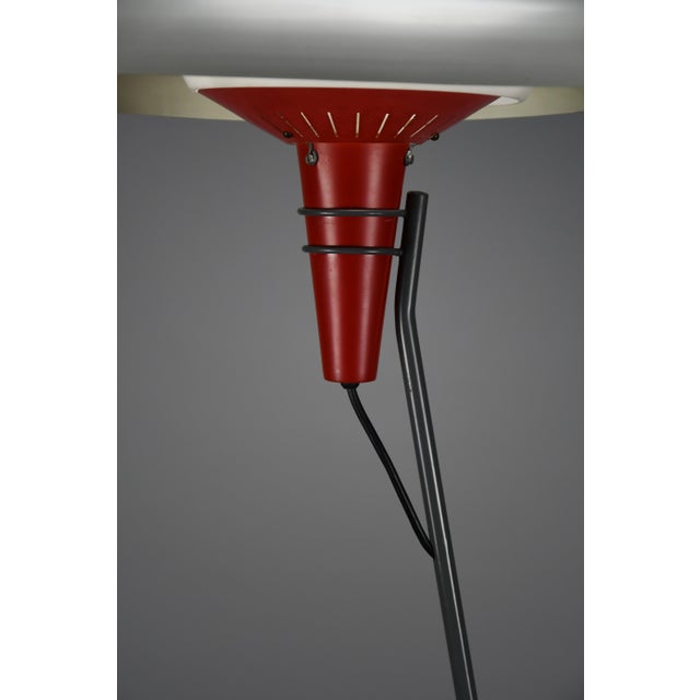 Black Mid-Century Tripod NX 38 Floor Lamp with Red Cone and Grey Saucer Shade by Louis Kalff for Philips, Netherlands, 1950s For Sale - Image 8 of 14