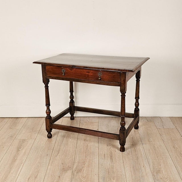 Traditional One-Drawer Walnut Tavern Table, English or American, Circa 1720 For Sale - Image 3 of 8