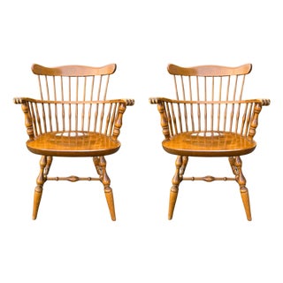 Vintage Ethan Allen Heirloom Maple Nutmeg Comb‑Back Windsor Arm Chairs – Pair For Sale