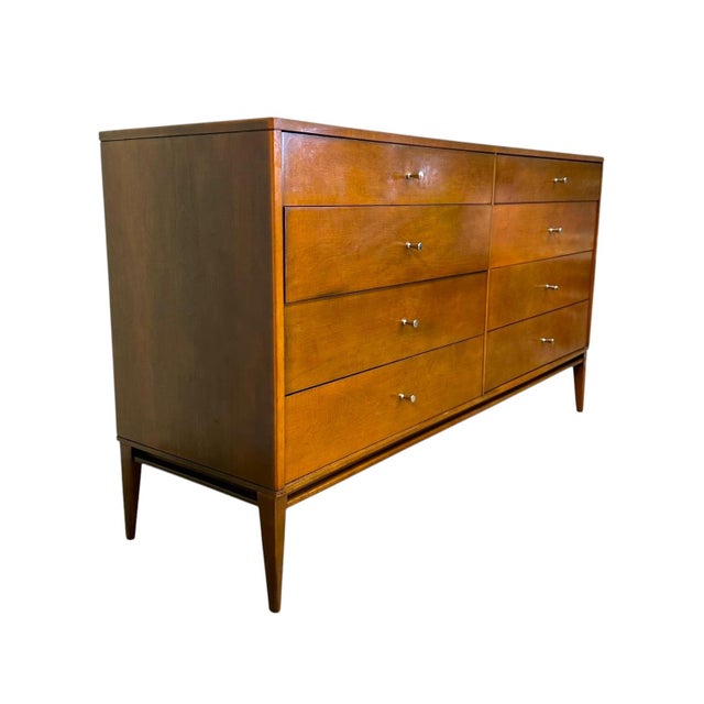 Paul McCobb Planner Group 8-Drawer Dresser for Winchendon Furniture – Mid-Century Modern Solid Maple Lowboy Credenza . For Sale In Seattle - Image 6 of 8