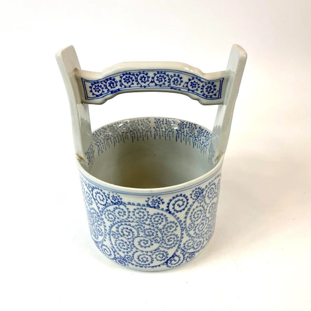 1990s Porcelain Blue and White Container For Sale In San Francisco - Image 6 of 9