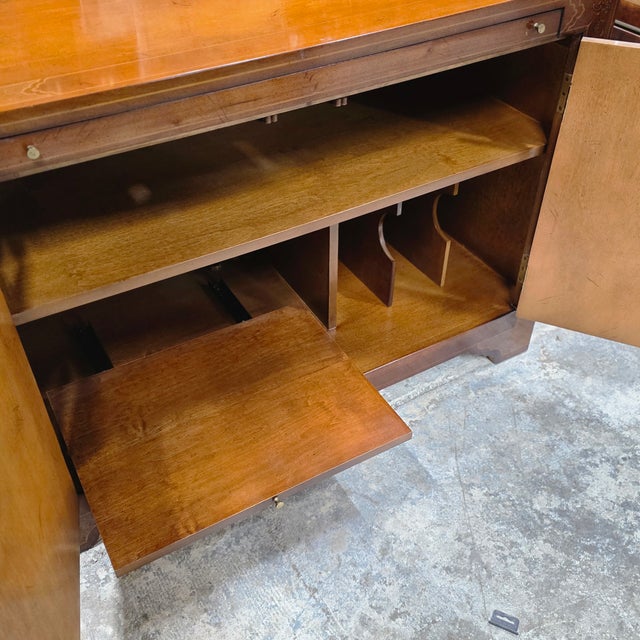 Vintage Ethan Allen Hollywood Regency Chinoiserie Stereo Bar Cabinet, Hand-Painted Chinese Landscape For Sale - Image 12 of 18