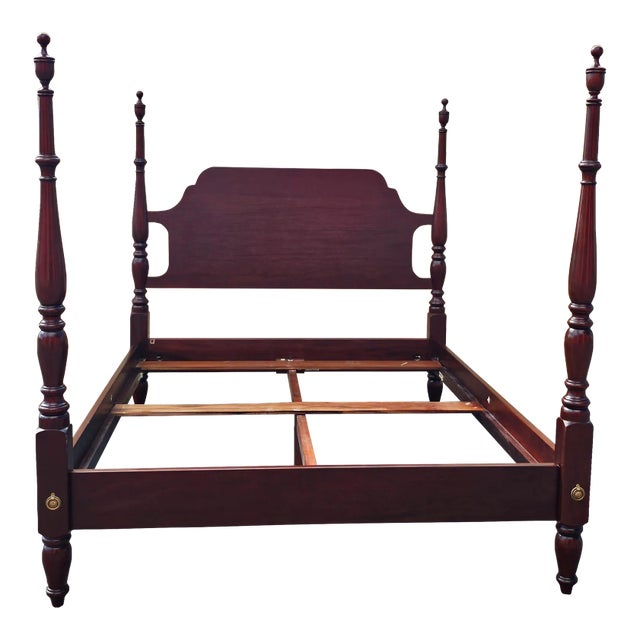 Quality Solid Mahogany Queen Size Bed Attributed to Henkel Harris With Urn Finials For Sale