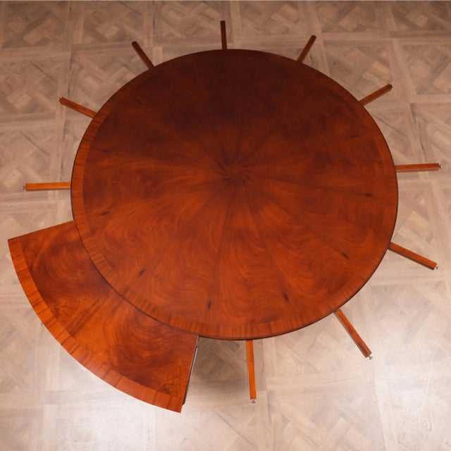 Niagara Furniture Traditional Mahogany Dining Table For Sale - Image 4 of 13