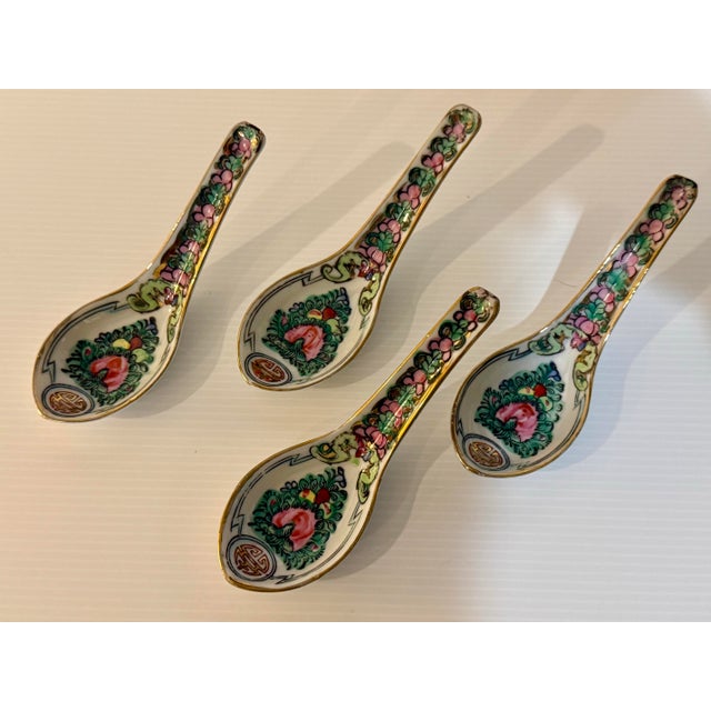 Mid-Century Modern Vintage Hong Kong Porcelain Chinese Soup Spoons, Pink Floral & Longevity Motif Famille Rose Style — Set of 4 For Sale - Image 3 of 10
