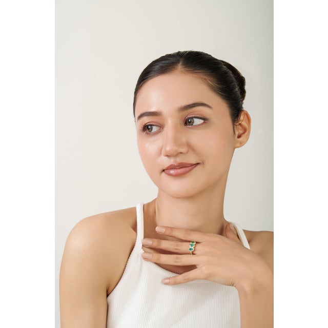 1.35ct Emerald Diamond Three-Stone Art Deco Ring Size 6 in 18k Yellow Gold For Sale - Image 4 of 18