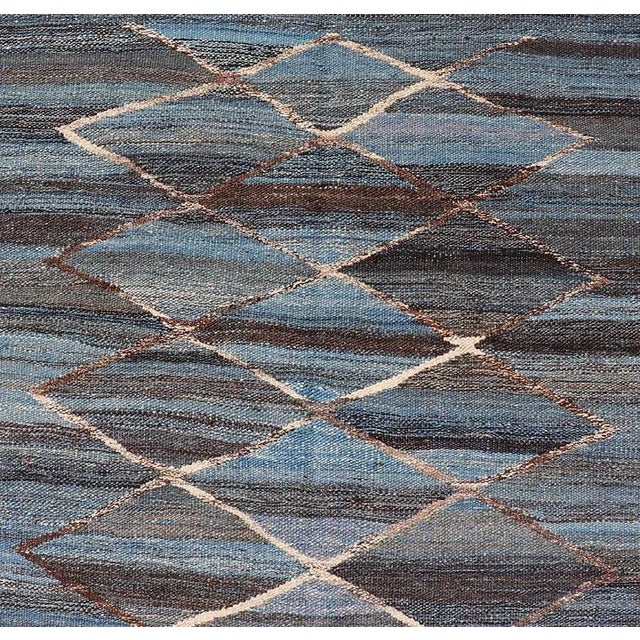 2020s Modern Hand-Woven Flatweave Kilim in Wool With Sub-Geometric Diamond Design For Sale - Image 5 of 12