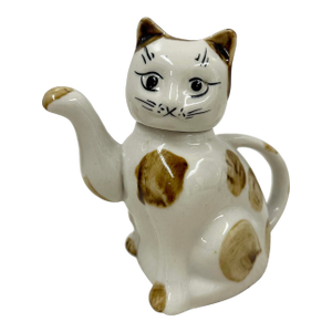 Early 20th Century Chinese Porcelain Cat Teapot With Marks on the Bottom